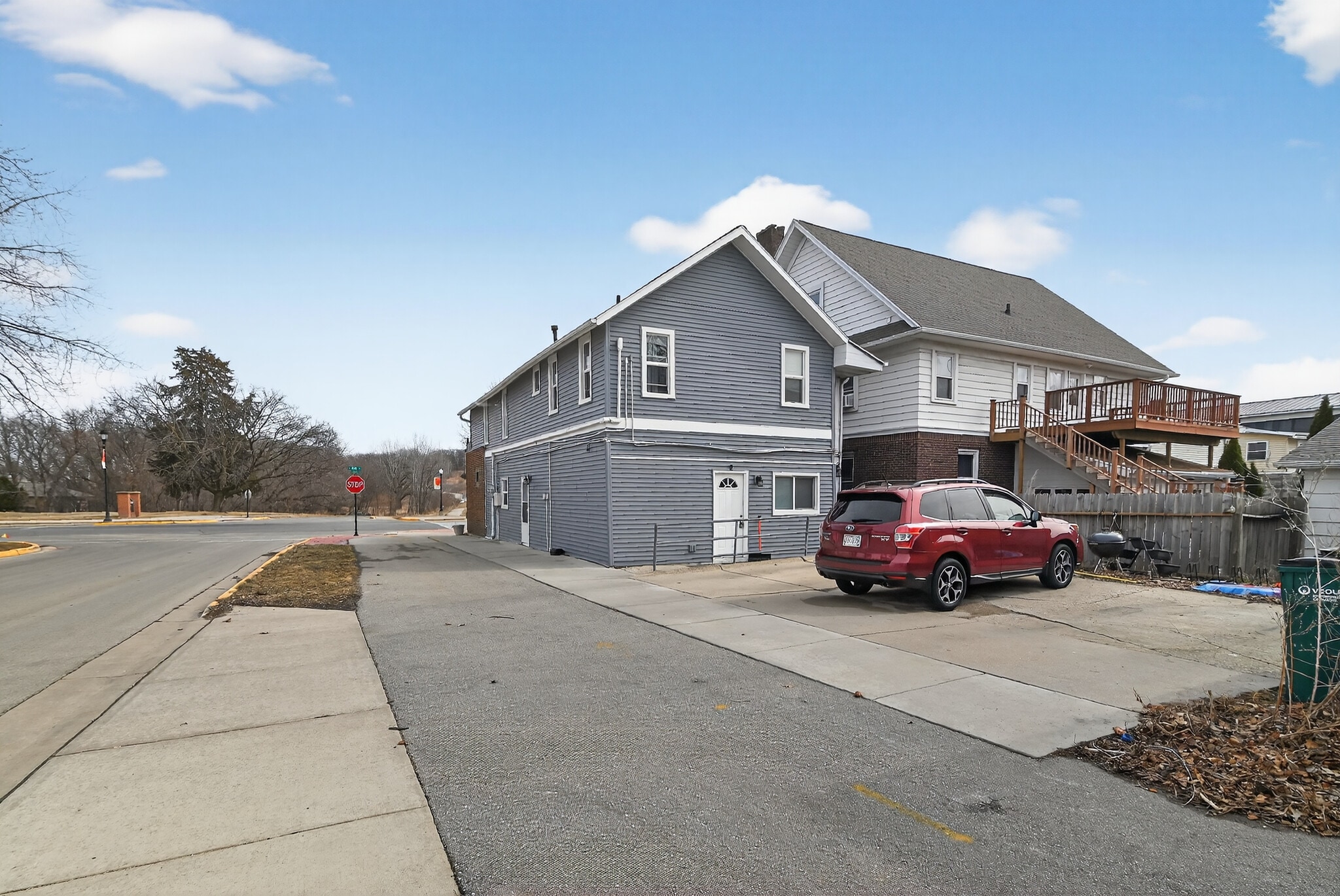 Building Photo - 203 S Main St