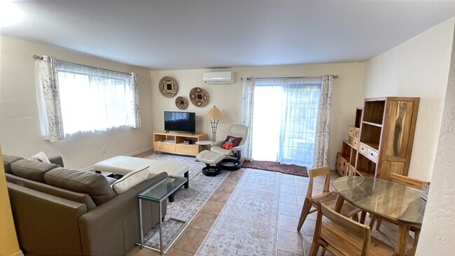 Building Photo - Furnished 2 Bdrm/2 Bath Condo in the Heart of Downtown Ashland!
