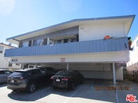 Building Photo - 811 S Wilton Pl