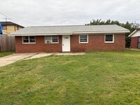 Building Photo - 309 E View Dr