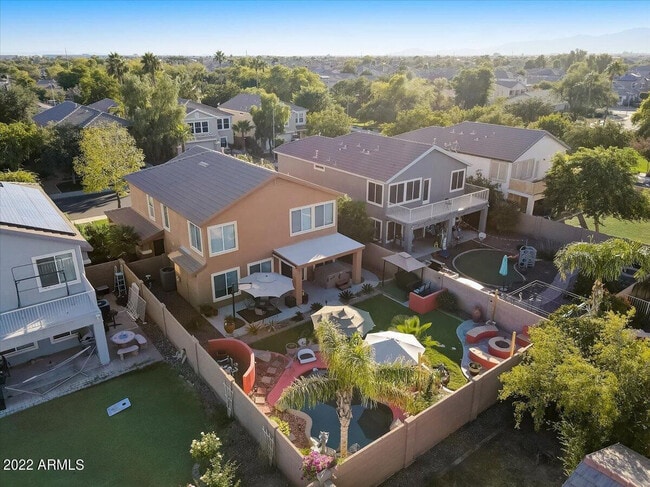 Building Photo - 14878 W Bloomfield Rd