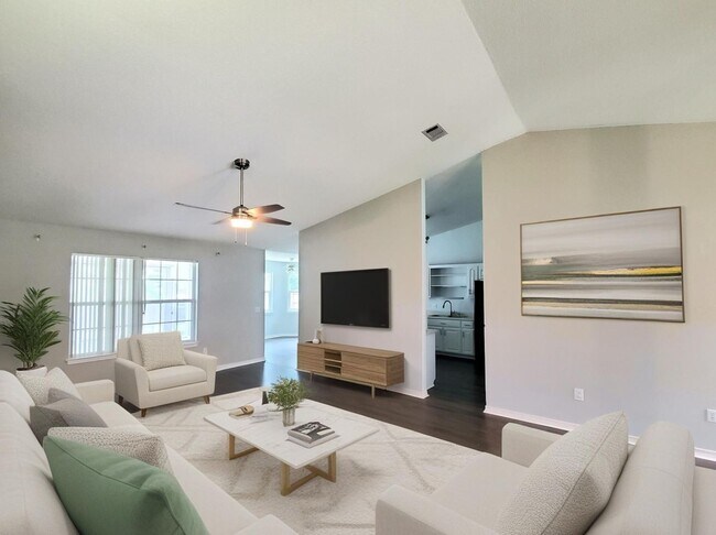 Building Photo - Well cared for 3 Bedroom, 2 Bath Home in C...