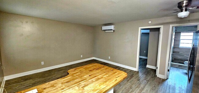 Building Photo - Titusville Apartment Including ALL Utilities!