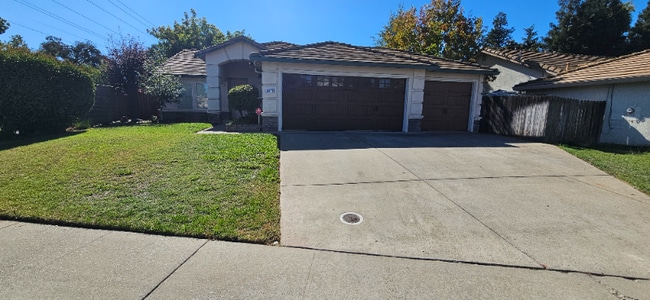 Building Photo - 1411 Raeburn Way