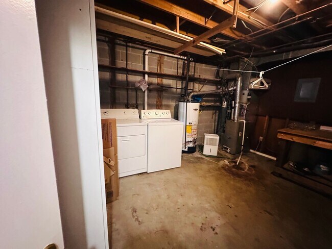Building Photo - 109 Yorkshire Ct