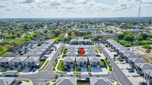 Building Photo - 206 NW 11th Ct