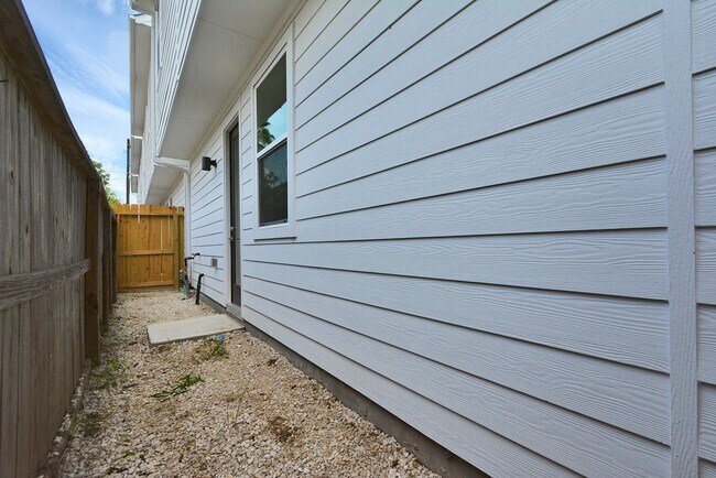 Building Photo - 5507 Beall St