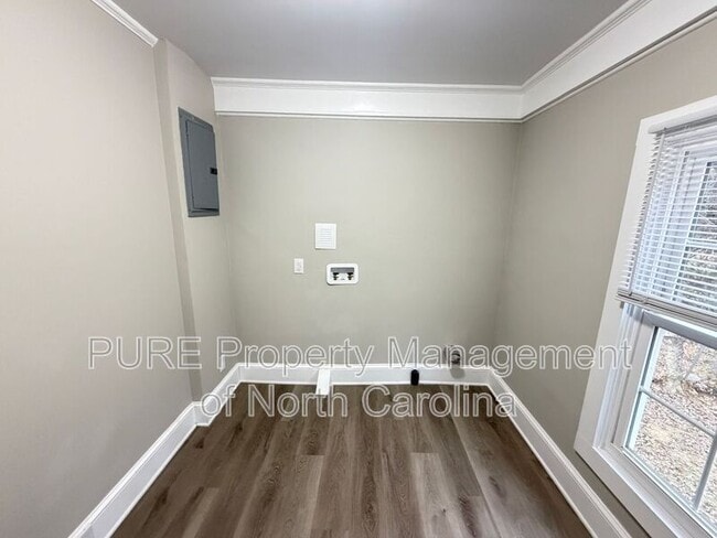 Building Photo - 231 Fairview Dr