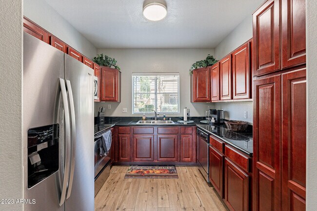 Building Photo - 5335 E Shea Blvd