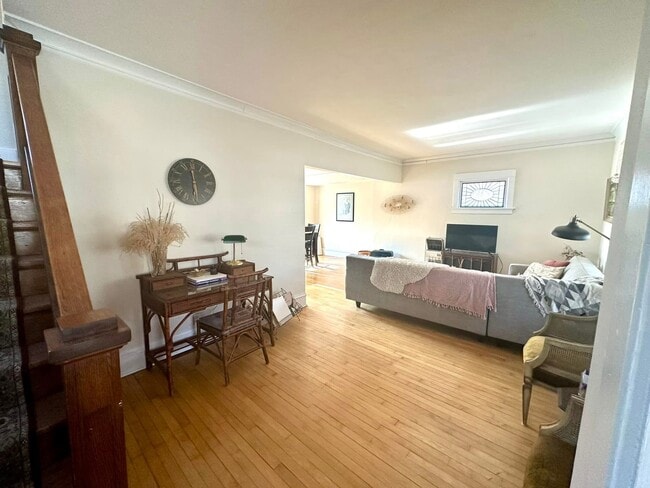 Building Photo - 2023 E Beverly Rd