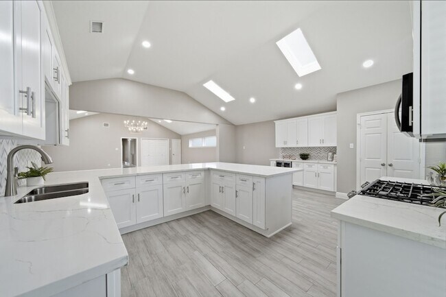 Building Photo - 2603 Baycrest Dr