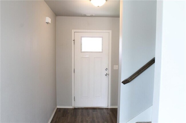Building Photo - 5007 SW Fieldstone Blvd