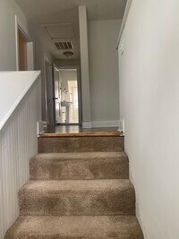 Building Photo - 424 E Maxwell St