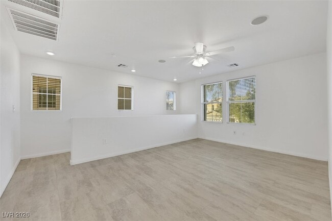 Building Photo - 321 Copper Pine Ave