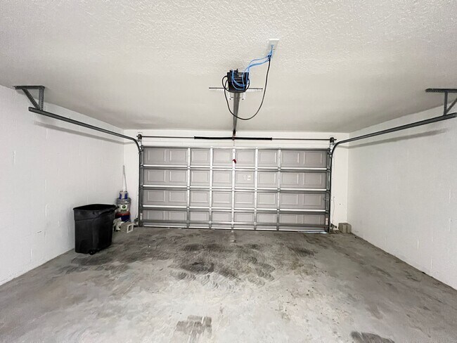 Building Photo - Beautiful 3 Bedroom, 2 Bathroom Home in Ocala!!