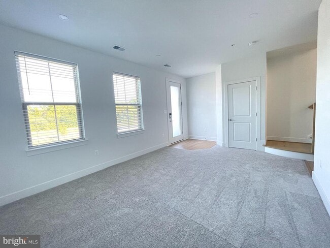 Building Photo - 4945 Purdy Aly