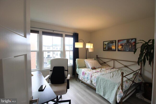 Building Photo - 6210 Monitor St