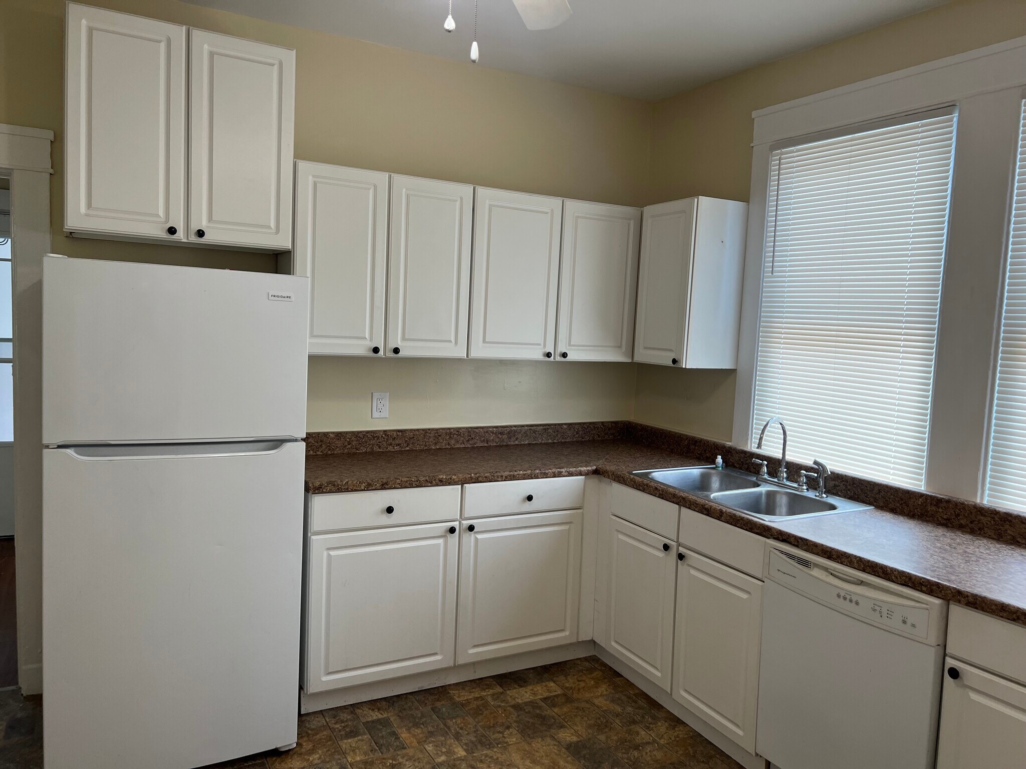 Building Photo - 4411 Cleveland Ave