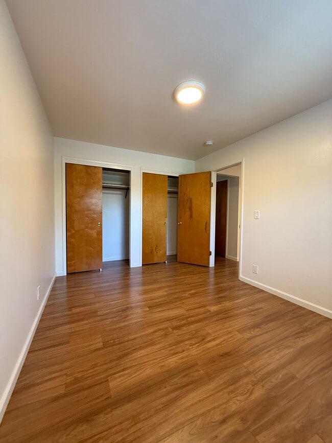 Building Photo - 2 Bedroom, 1 Bath  Duplex - Mountain View ...
