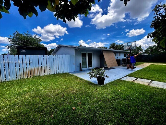 Building Photo - 19302 NW 47th Pl