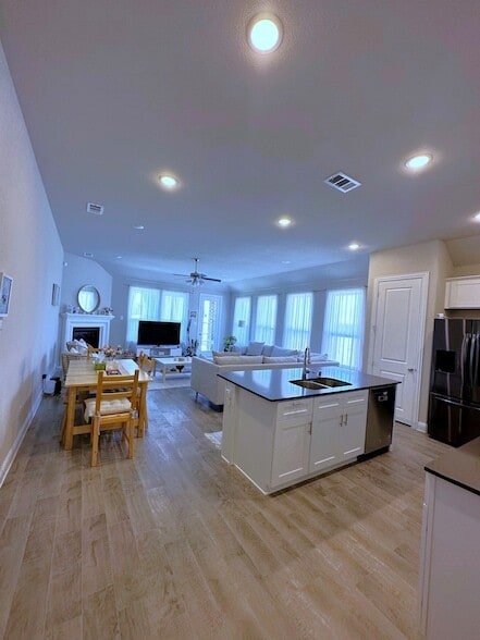 Building Photo - 9632 Staffordshire Rd