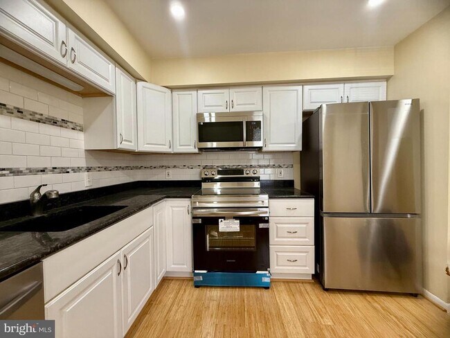 Building Photo - 168 Valley Stream Cir