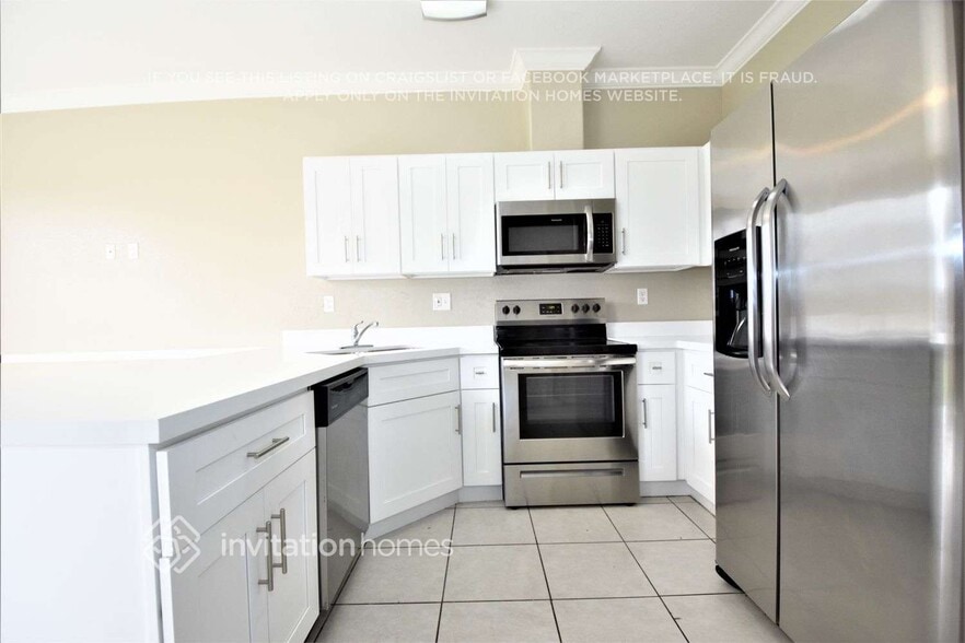 Building Photo - 16960 SW 141st Ave