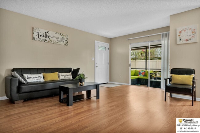 Building Photo - Cozy Kissimmee Townhouse