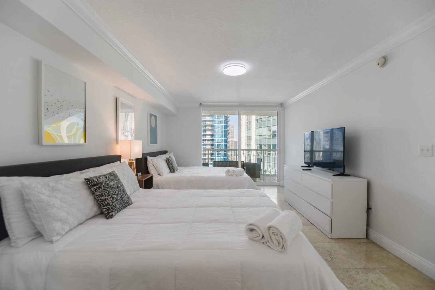 Building Photo - 1200 Brickell Bay Dr