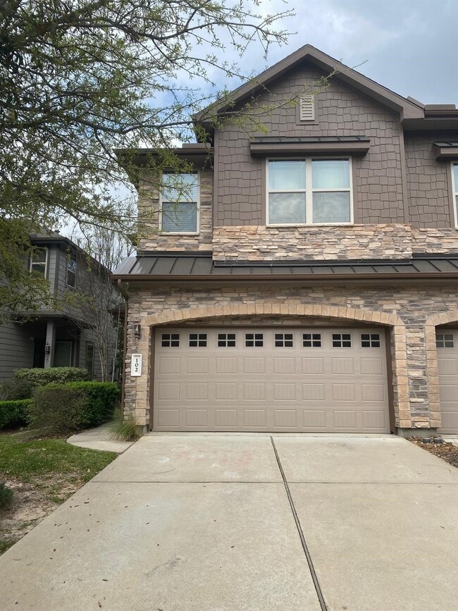 Building Photo - 102 Aventura Pl