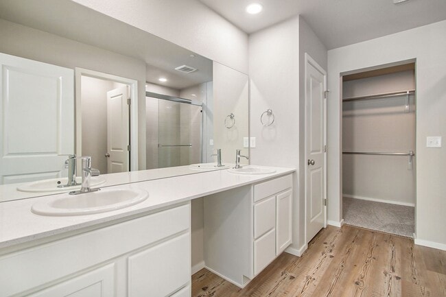 Building Photo - Stunning Townhome in Northridge Trails
