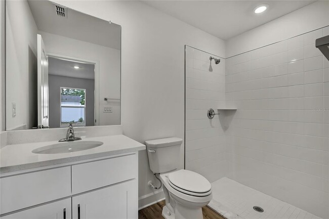 Building Photo - 3390 Dristol Ave