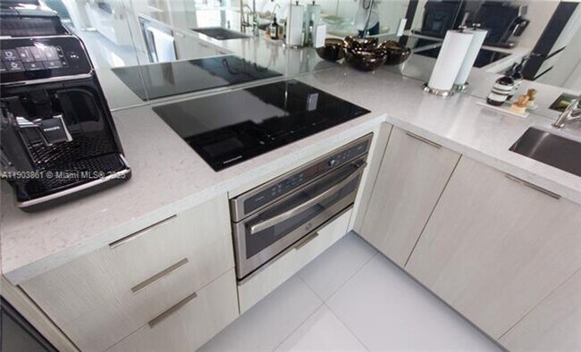 Building Photo - 92 SW 3rd St