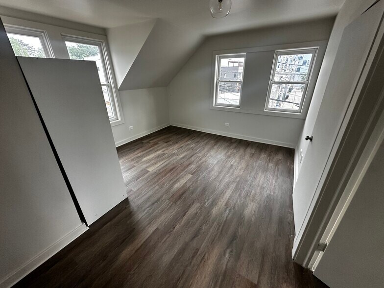 Living Room - 2638 W Lyndale St