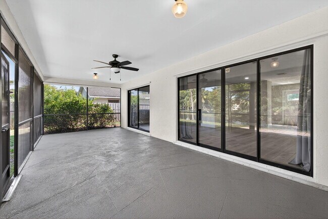 Building Photo - 1202 Essex Dr
