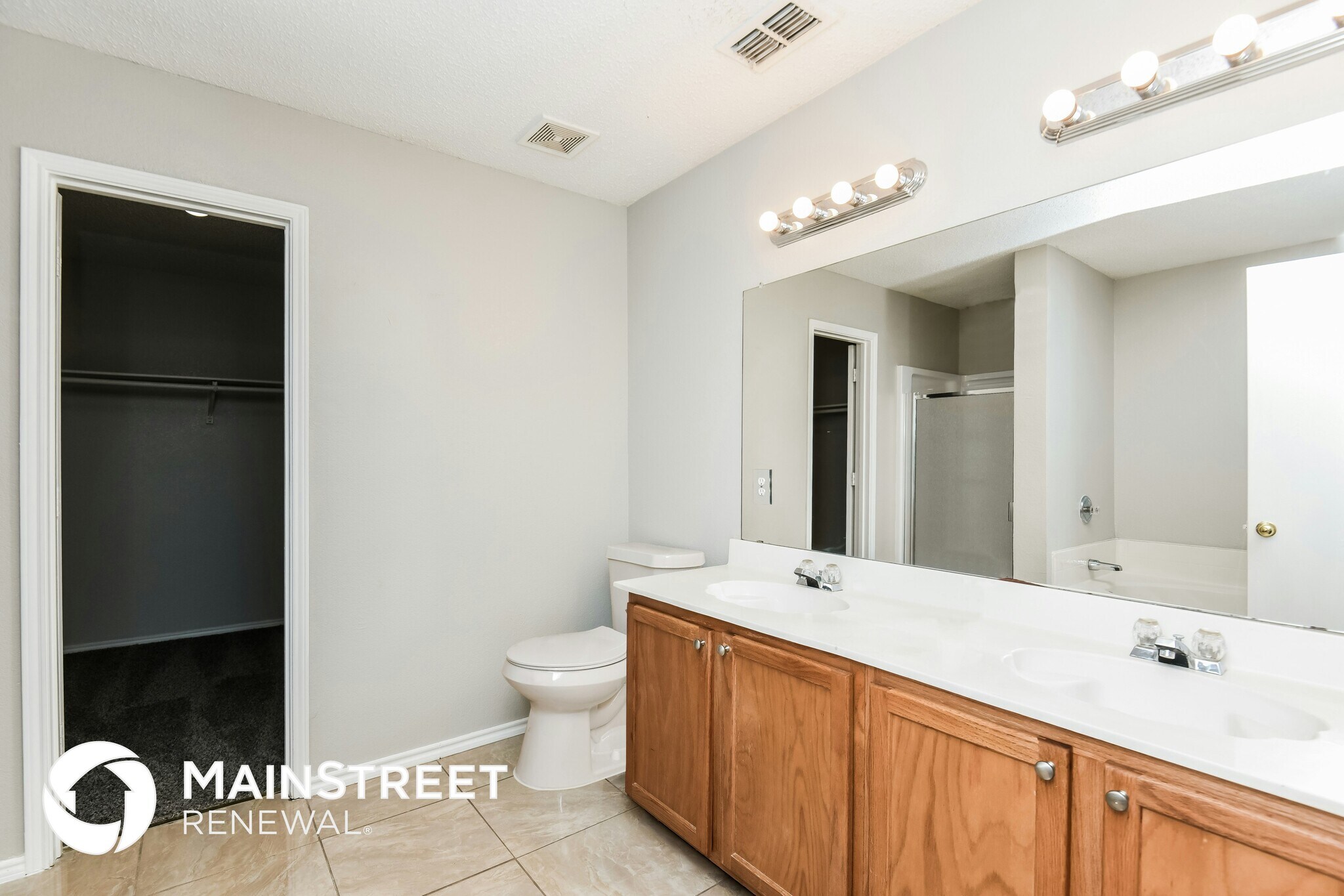 Building Photo - 8768 Stonebriar Ln