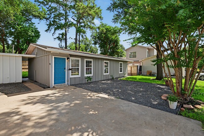 Building Photo - 5202 Nina Lee Ln
