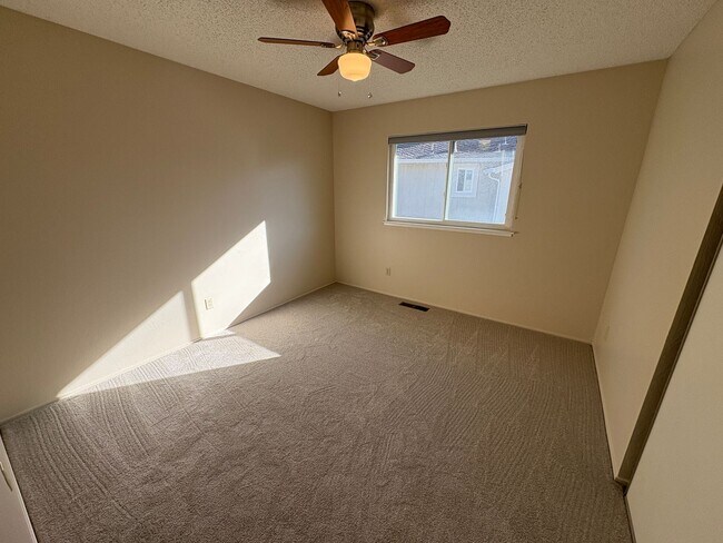 Building Photo - 1100 Limeridge Dr