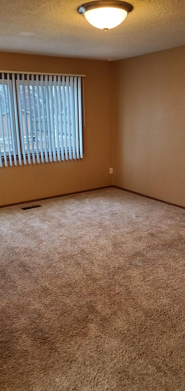 living room - 14619 Burnell Park Dr