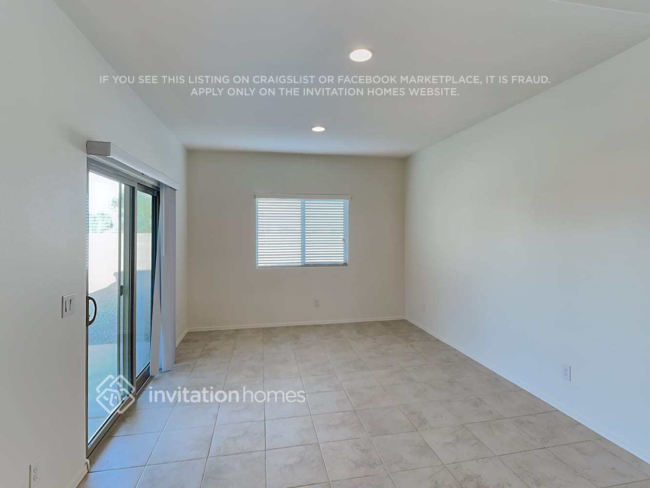 Building Photo - 18099 N Lakeside Ct