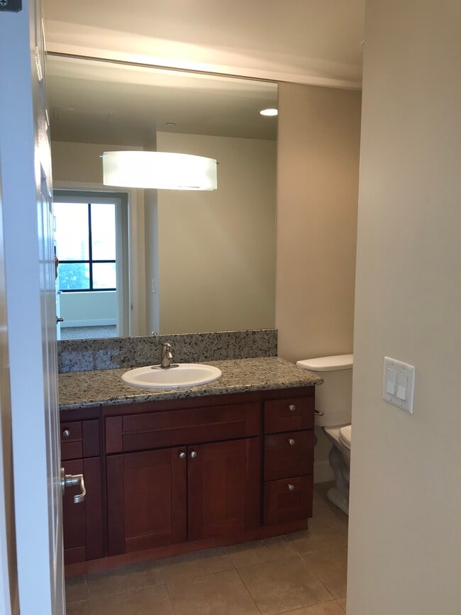 Building Photo - 450 N Arlington Ave