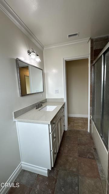 Building Photo - 653 Willowgrove Ave