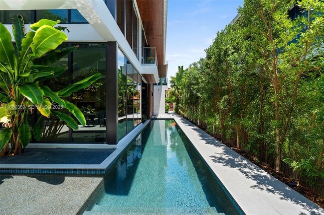 Building Photo - 3306 NE 16th St