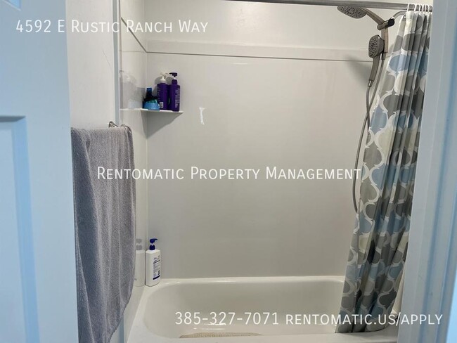 Building Photo - 4592 Rustic Ranch Way