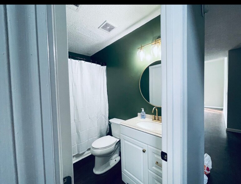 Building Photo - 327 Yorkshire Cir