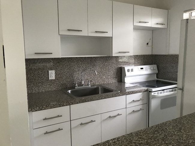 Primary Photo - 13801 NE 3rd Ct