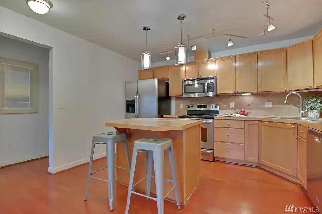 Building Photo - 13203 97th Ave E