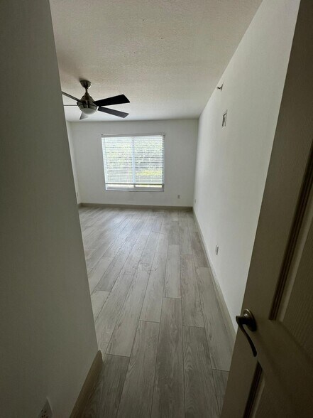 Building Photo - 1011 Villa Ln