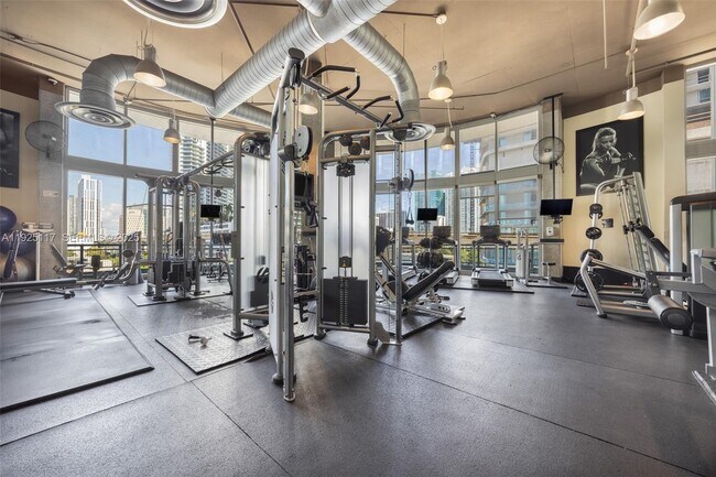 Building Photo - 690 SW 1st Ct