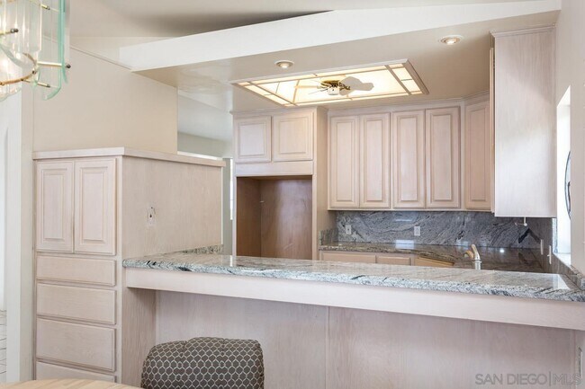 Building Photo - 1145 La Jolla Rancho Rd